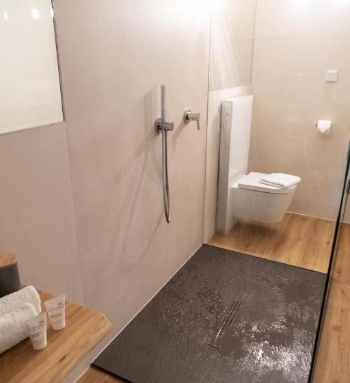 디럭스 룸, Bnb44 Only Rooms No Breakfast