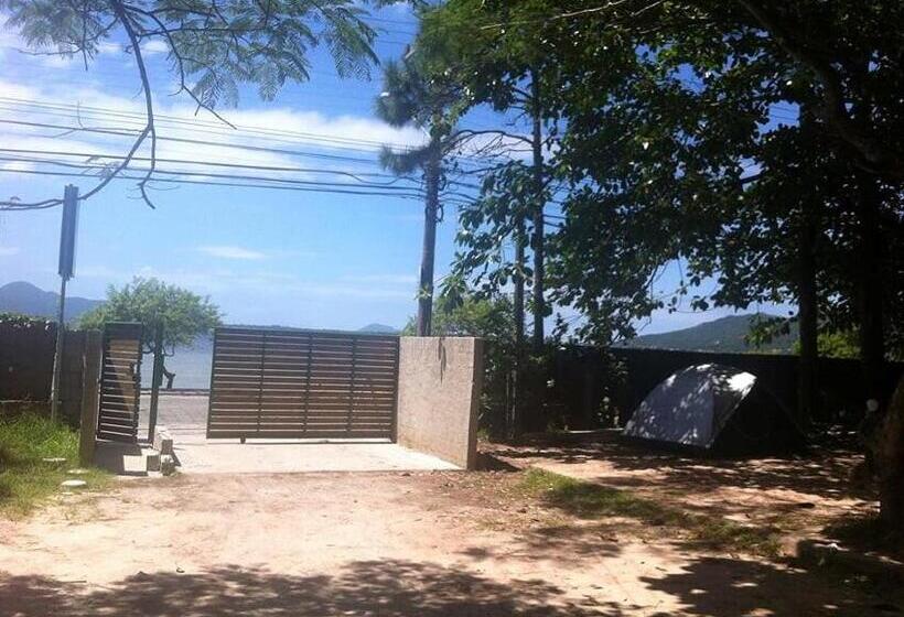 家庭间, Floripa Camping E Hostel