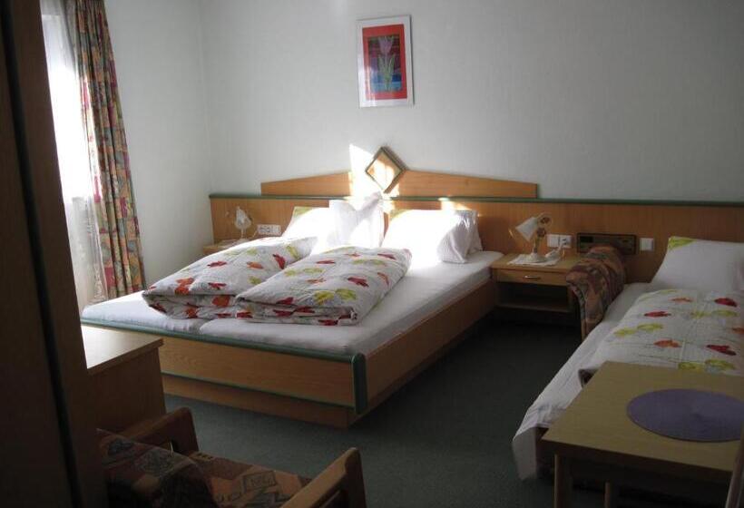 스탠다드 트리플 룸, Frühstückspension & Ferienhaus Fädnerspitze