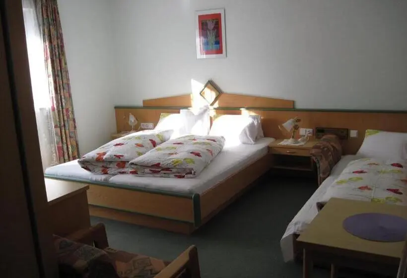 اتاق استاندارد سه نفره, Frühstückspension & Ferienhaus Fädnerspitze