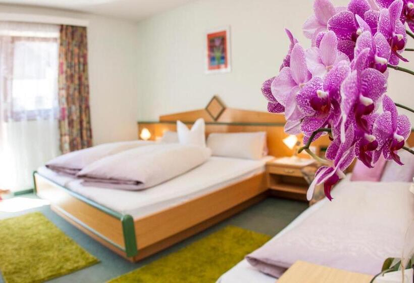 스탠다드 트리플 룸, Frühstückspension & Ferienhaus Fädnerspitze