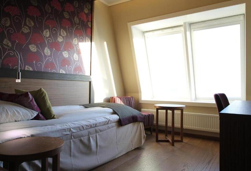 غرفة قياسية فردية مطلة علي البحر, Holmen Fjordhotell