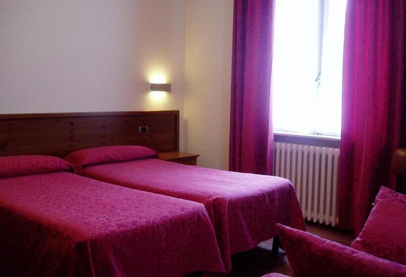 Номер Стандарт Трехместный, Albergo Delle Alpi