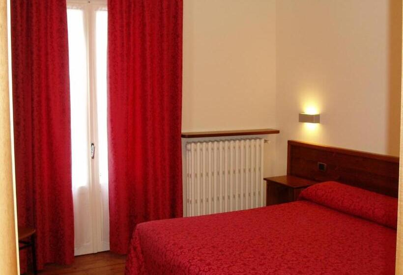 스탠다드 트리플 룸, Albergo Delle Alpi