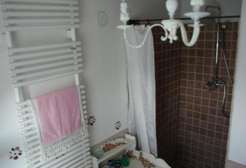 스탠다드 트리플 룸, B&b La Pace