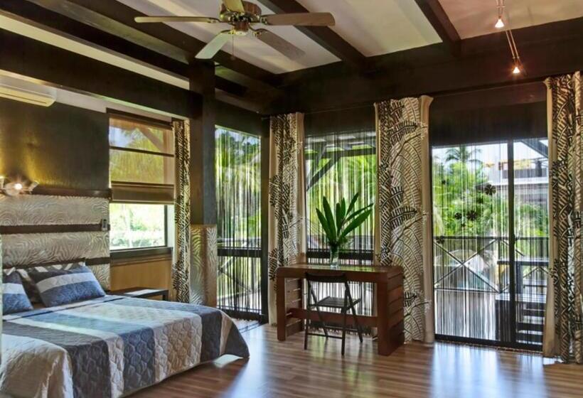 سوییت, Chaykovski Boutique H