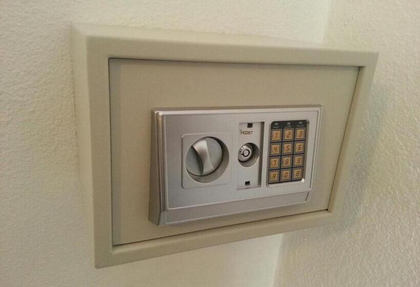 Номер Стандарт Трехместный, Colonial