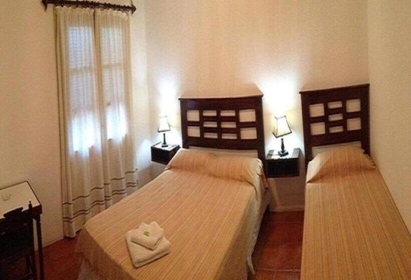 Номер Стандарт Трехместный, Colonial