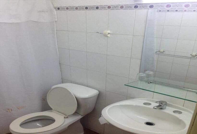 Четырехместный Номер Стандарт, Colonial