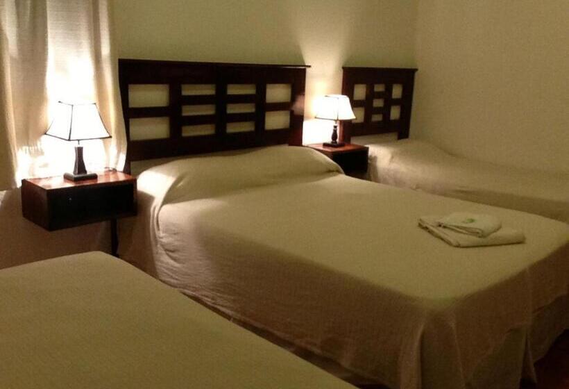 Четырехместный Номер Стандарт, Colonial