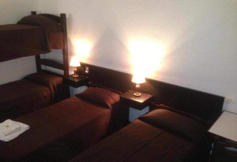 Четырехместный Номер Стандарт, Colonial