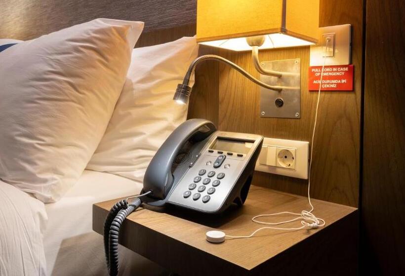 豪华房间, Fezinn