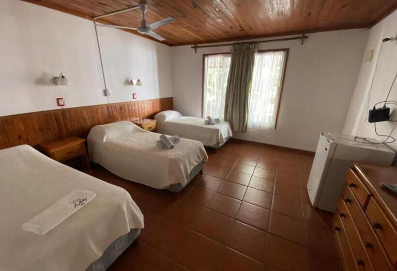 غرفة قياسية ثلاثية, La Ballena