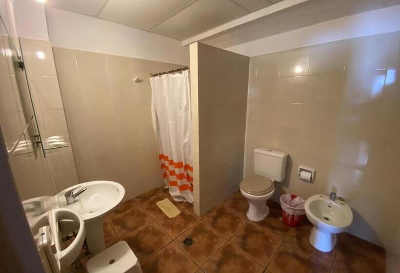 غرفة قياسية ثلاثية, La Ballena