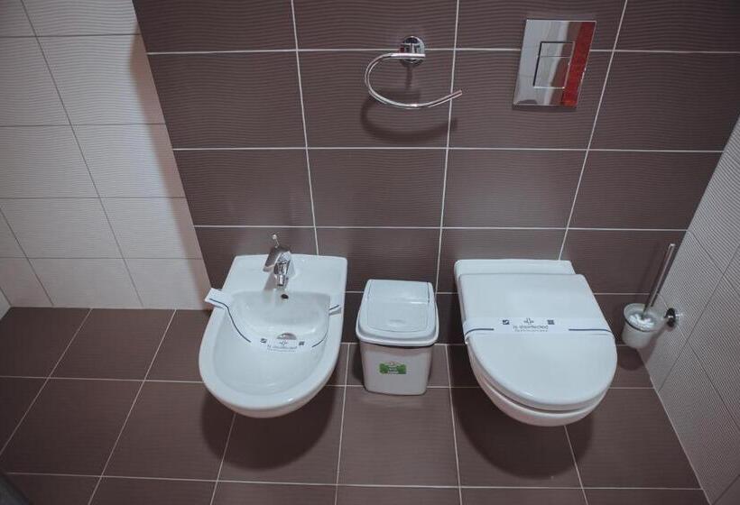 سوییت خانوادگی, Magnum