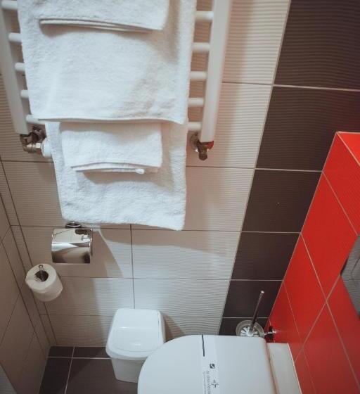 اتاق اکونومی, Magnum