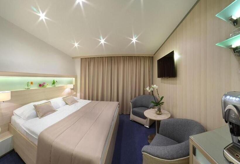 غرفة ديلوكس مزودة بشرفة, Podlesí