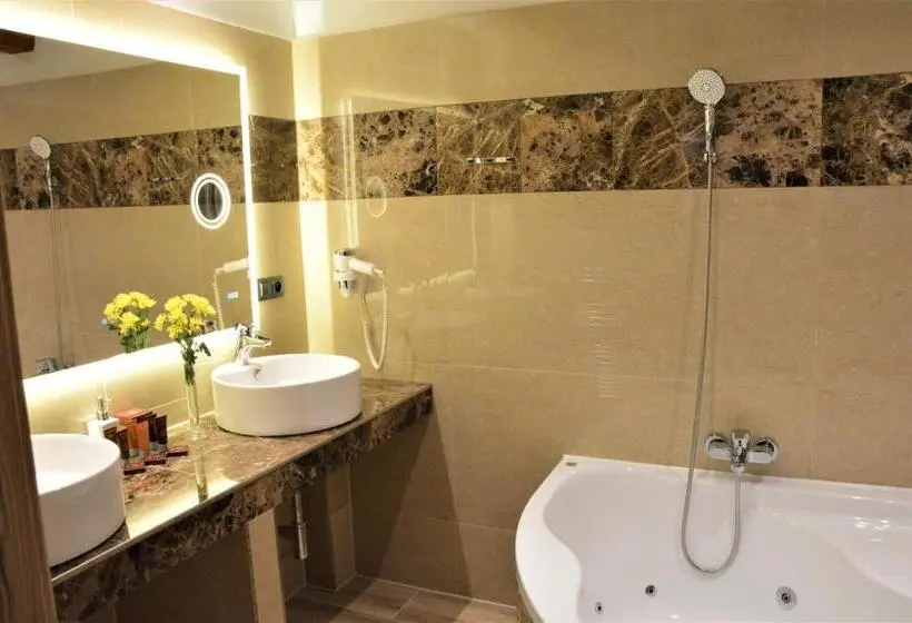 Duplex-sviitti, Spa Hotel Podlesí   Walldorf A Pohádková Vesnička