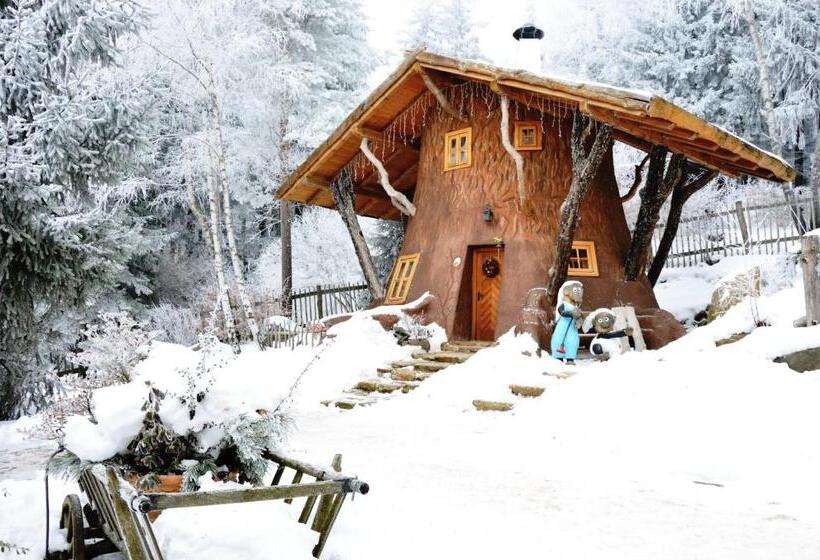 جناح عائلي, Podlesí