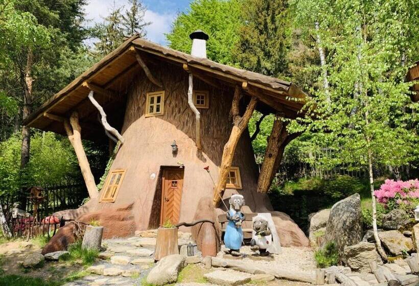 جناح عائلي, Podlesí