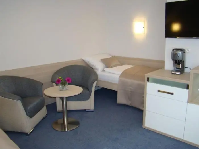 Deluxe Neljän Hengen Huone, Spa Hotel Podlesí   Walldorf A Pohádková Vesnička