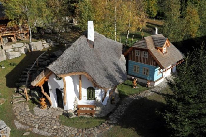 جناح عائلي, Podlesí