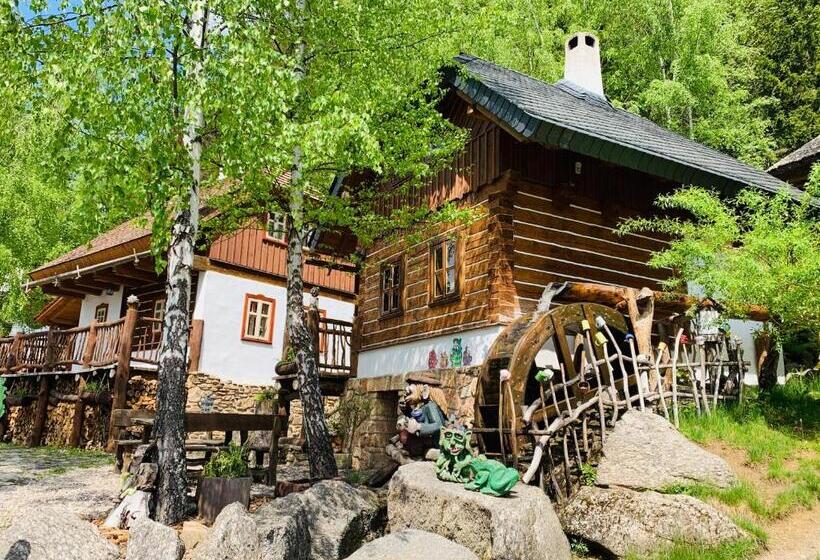 جناح عائلي, Podlesí