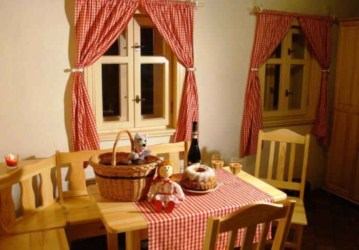 جناح عائلي, Podlesí