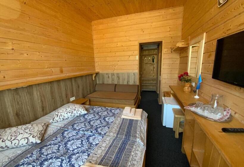 Номер Стандарт Трехместный, туристичний комплекс ворохта 365 Turistichesky Kompleks Vorokhta 365