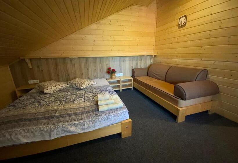 Номер Стандарт Трехместный, туристичний комплекс ворохта 365 Turistichesky Kompleks Vorokhta 365