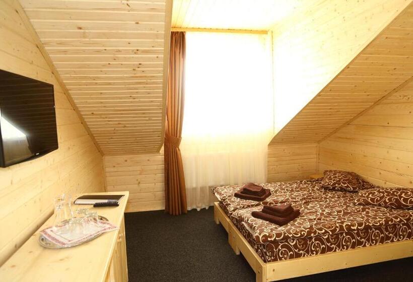 Номер Стандарт Трехместный, туристичний комплекс ворохта 365 Turistichesky Kompleks Vorokhta 365