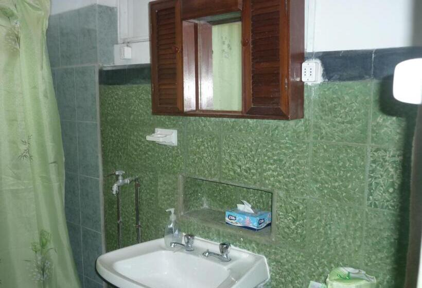 اتاق استاندارد یک نفره, Hostal Cotroneo