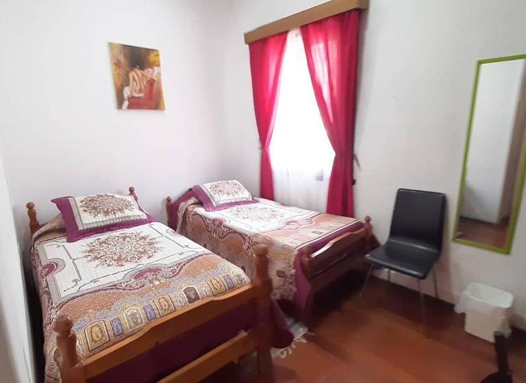 اتاق استاندارد, Hostal Cotroneo