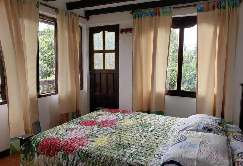 Номер Стандарт с Балконом, Hostal Pachamama