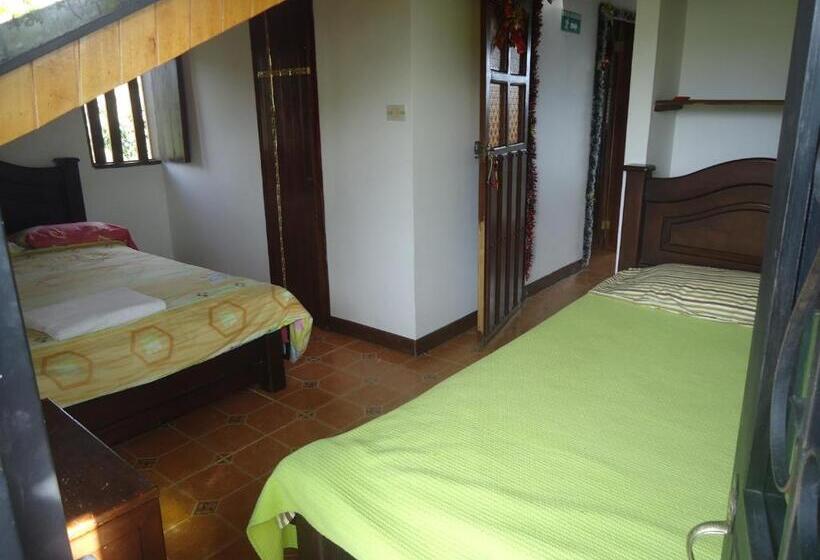 Номер Стандарт с Балконом, Hostal Pachamama