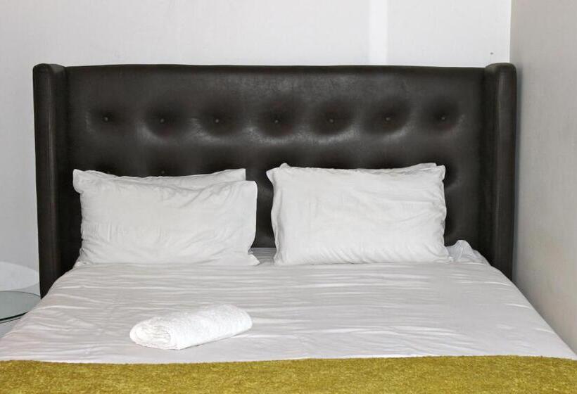 Номер Стандарт Четырехместный Совместный Санузел, Mogwase Guesthouse