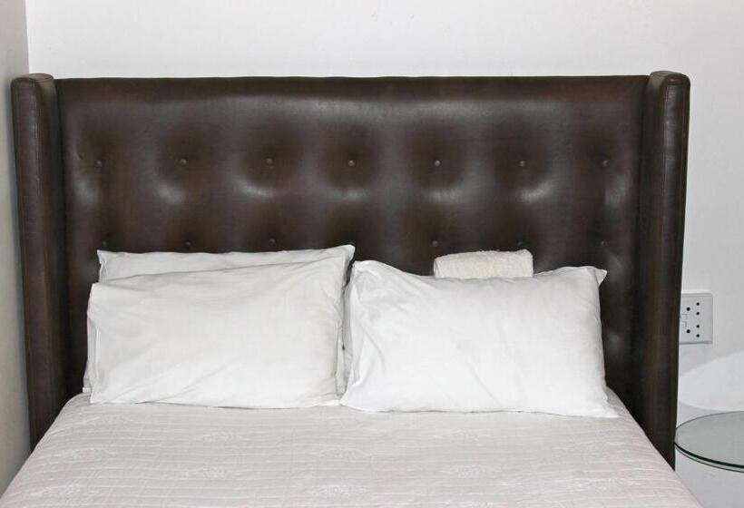 Номер Стандарт Четырехместный Совместный Санузел, Mogwase Guesthouse