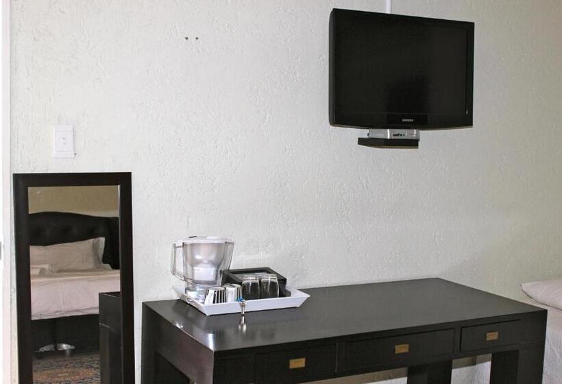 Четырехместный Номер Стандарт с Балконом, Mogwase Guesthouse