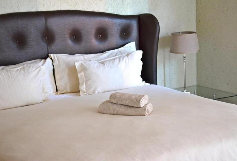 Четырехместный Номер Стандарт с Балконом, Mogwase Guesthouse