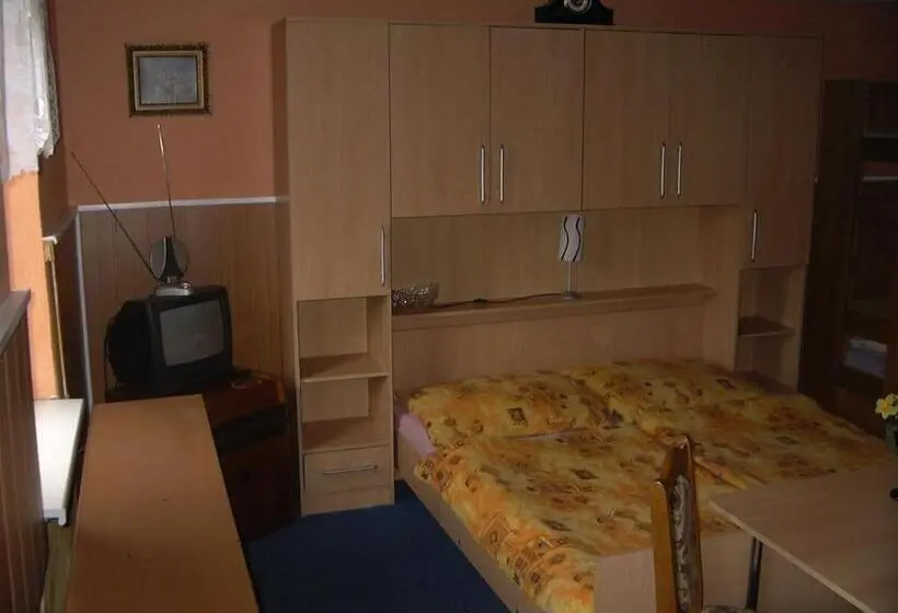 スタンダード４人部屋, Pension Medvidek
