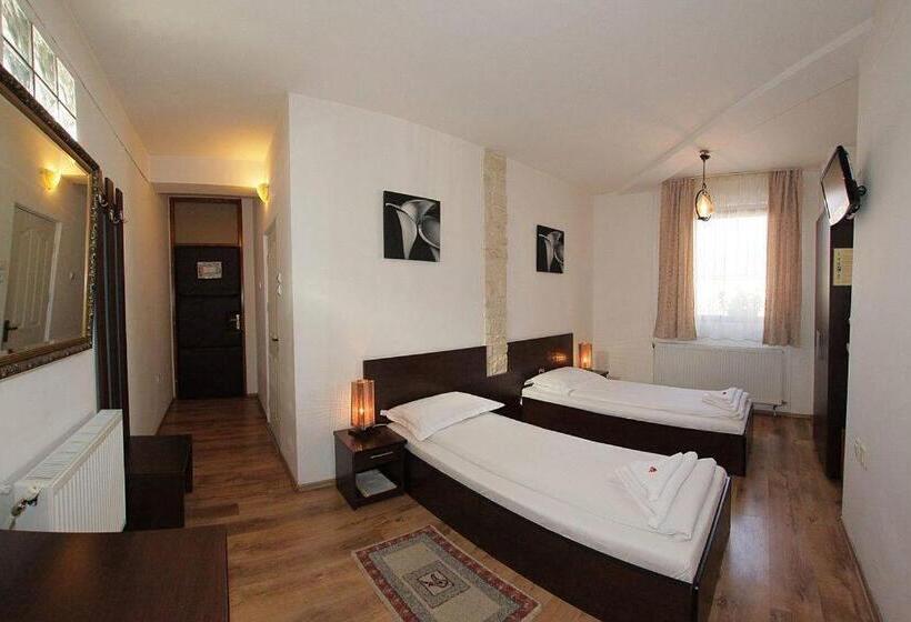 Quarto standard, Pensiunea Pedro