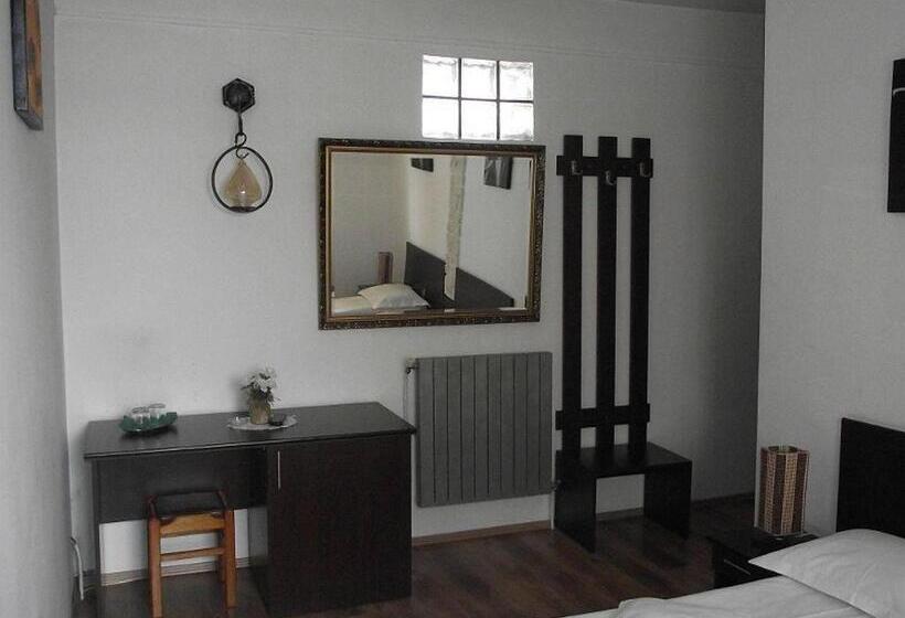 Quarto standard, Pensiunea Pedro