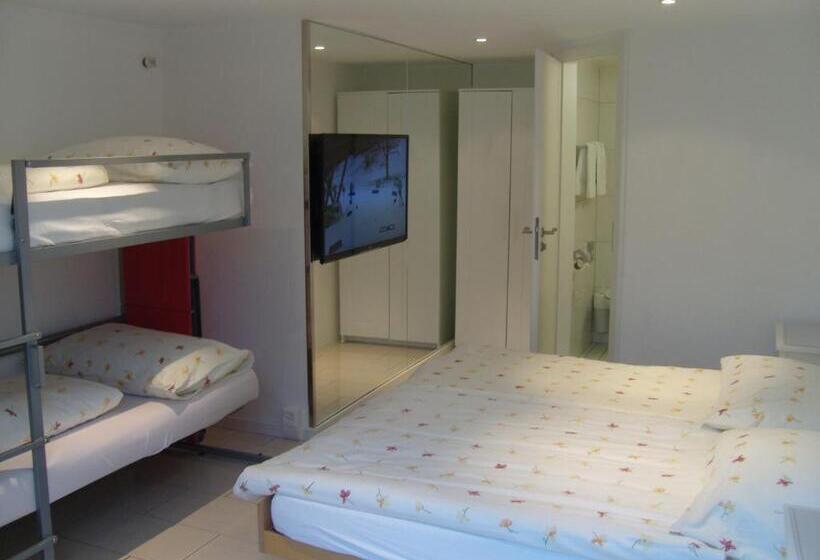 سرير فى غرفة مشتركه, Vista Resort Hostel