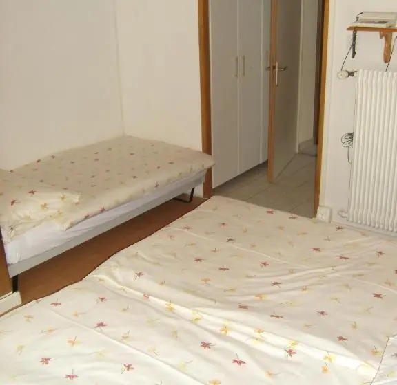 エコノミールーム, Vista Resort Hostel