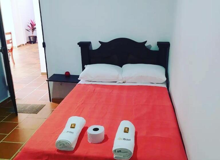 Quarto Estandar Individual, Casa Central