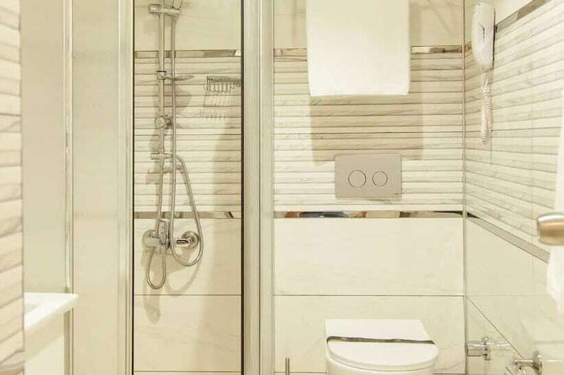 اتاق استاندارد سه نفره, Grand Gulizar