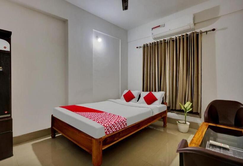 חדר קלאסי לשלושה, Oyo Flagship Larica Green Valley