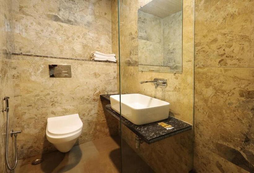 اتاق لوکس خانوادگی, Sparkle Inn