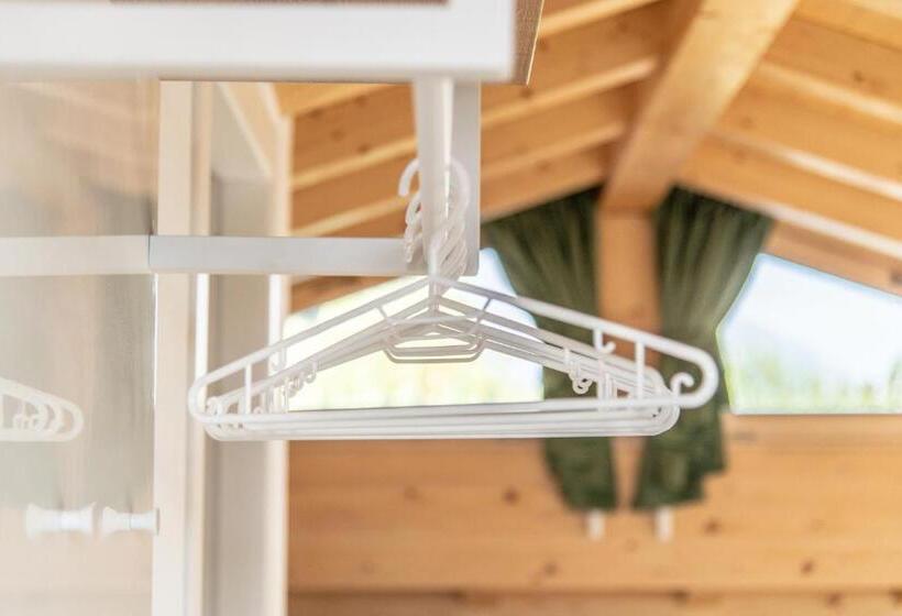 غرفة قياسية مطلّة علي البحيرة, R&b Al Lago