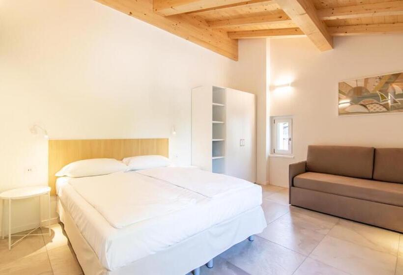 غرفة قياسية, R&b Al Lago